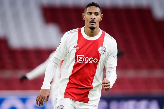 Archivo - Sebastien Haller, jugador del Ajax