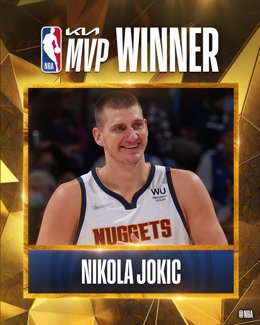 El jugador serbio de los Denver Nuggets, NIkola Jokic, nombrado Jugador Más Valioso (MVP) de la NBA 2021-2022.