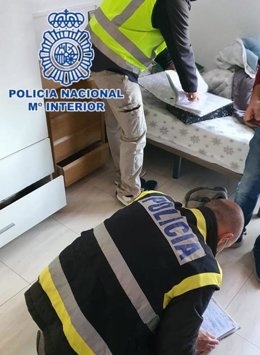 Agentes intervienen documentación falsa para regularizar extranjeros en uno de los registros