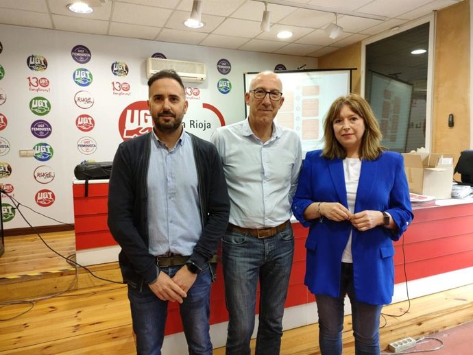 El secretario de Salud Laboral en Asturias, Marino Fernández, el  secretario de Salud Laboral y Formación de UGT La Rioja, José Blanco, y la secretaria confederal de Salud Laboral, Ana García de La Torre, en la jornada de prevención