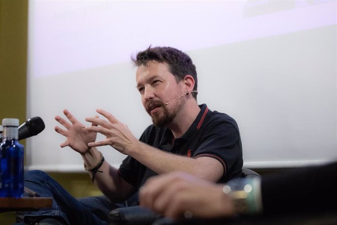 El exvicepresidente del Gobierno Pablo Iglesias, interviene durante la presentación de su libro 'Verdades a la cara. Recuerdos de los años salvajes, en la librería Altair de Barcelona, a 22 de abril de 2022, en Madrid (España).