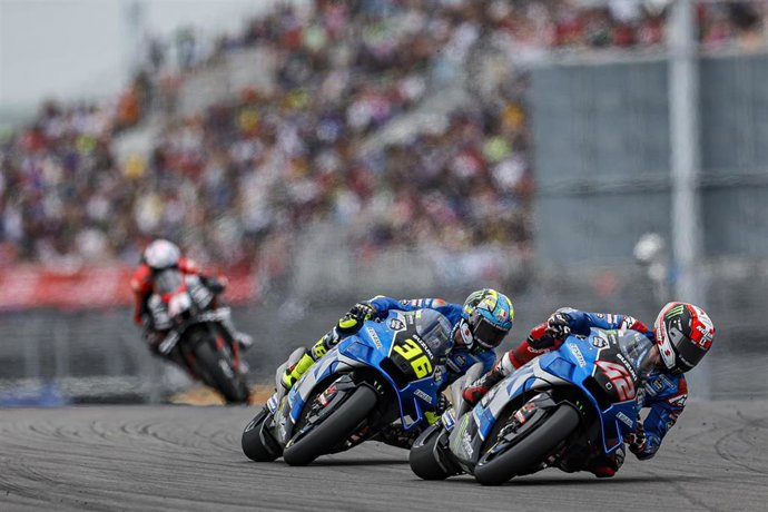 Archivo - Alex Rins y Joan Mir (Team Suzuki Ecstar) en el GP de Las Américas 2022 de MotoGP en el Circuito de Las Américas (Austin, Estados Unidos)