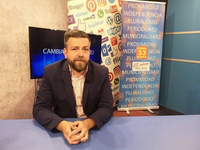 El alcalde de San Martín de la Vega, Rafael Martínez Pérez, en los estudios de Canal 33