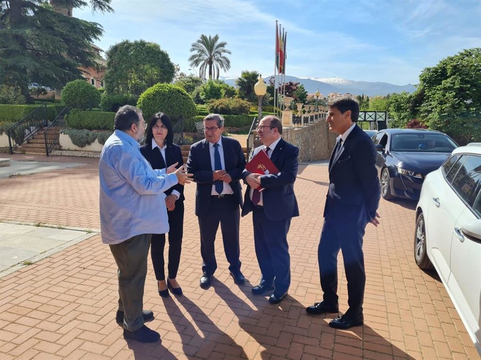Imagen de la llegada de Miquel Iceta al Palacio de Quinta Alegre