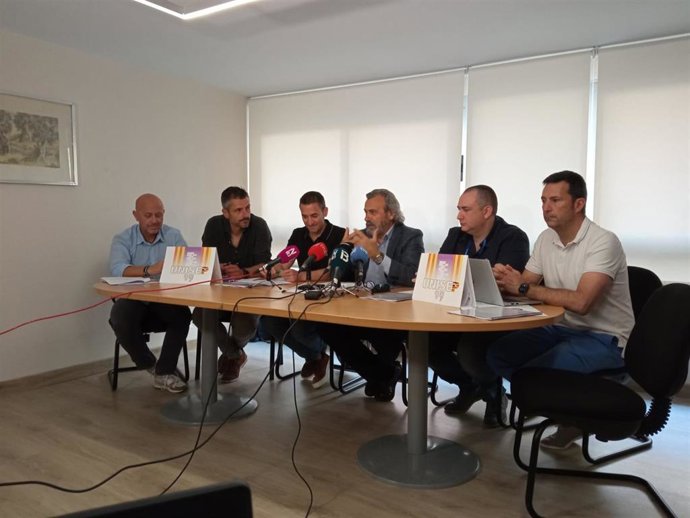 Representantes de la plataforma Unisep, en rueda de prensa.