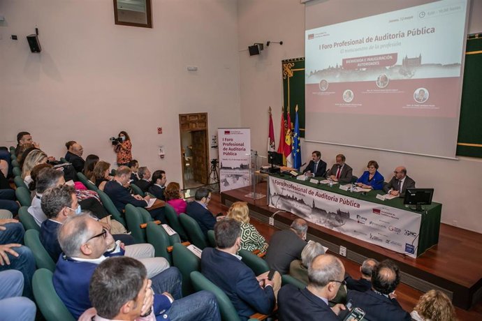 Inauguración del I Foro Profesional de Auditoría Pública El reencuentro de la profesión, organizado por la Universidad de Castilla-La Mancha.