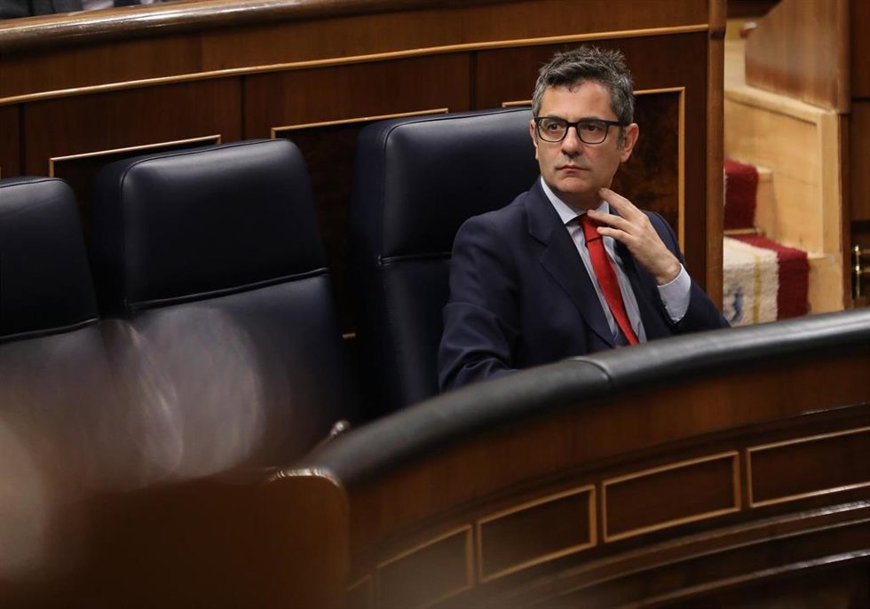 El ministro de la Presidencia, Relaciones con las Cortes y Memoria Democrática, Felix Bolaños, en una sesión plenaria, en el Congreso de los Diputados