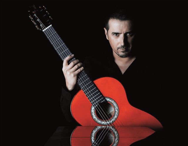 Raúl Olivar Trío Flamenco.