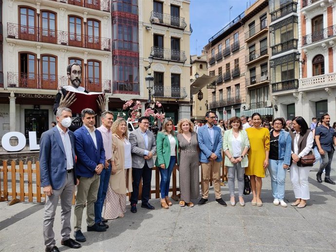 La alcaldesa de Toledo, Milagros Tolón, inaugura la Feria del Libro