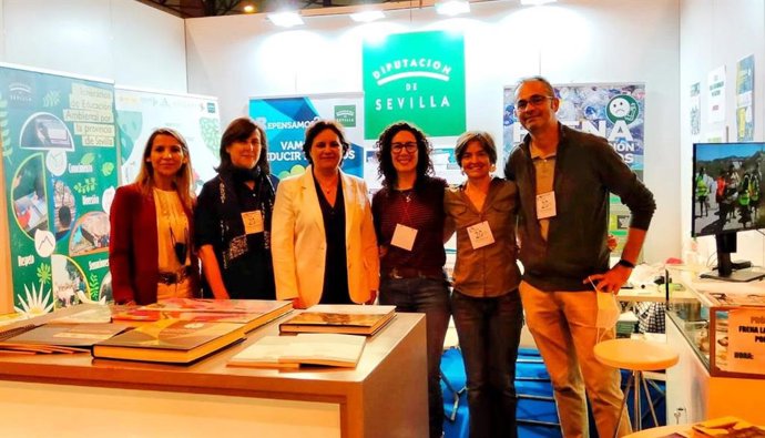 Expositor de la Diputación de Sevilla en la Feria de la Ciencia en Fibes.