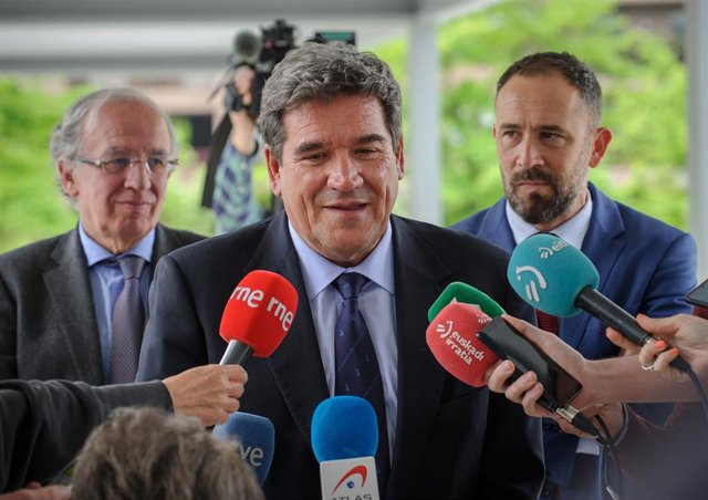 El ministro de Inclusión, Seguridad Social y Migraciones, Jose Luis Escrivá, clausura las jornadas  de la Tesoreria General de la Seguridad Social en San Sebastian