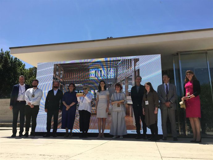 Grafton Architects recibiendo el premio Mies van der Rohe