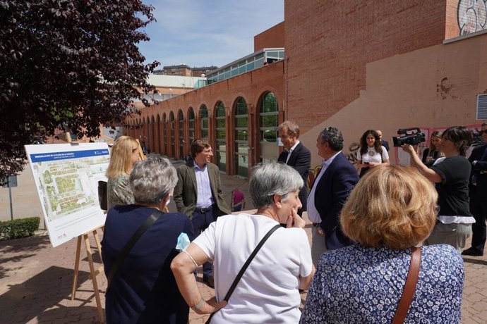 El alcalde visita el emplazamiento de ambas actuaciones en el distrito de Fuencarral-El Pardo