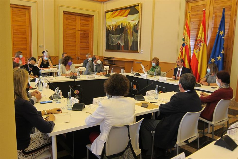 Constitución del Foro de la Economía de los Cuidados de Aragón.