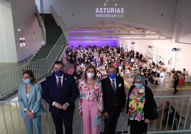 Inauguración de la jornada Asturias Investors Day,  en la que ha participado, entre otros , el presidente del Principado de Asturias, Adrián Barbón; el presidente de la Asociación Compromiso Asturias XXI y la alcaldesa de Gijón