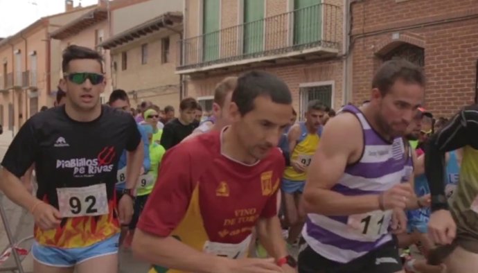 Participantes de una de las ediciones de la Carrera del Sarmiento en La Seca.
