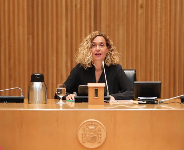 La presidenta del Congreso de los Diputados, Meritxell Batet, clausura la Jornada 'A por todas. Juntas por un futuro mejor en cáncer de mama', en la Sala Ernest Lluch del Congreso de los Diputados, a 19 de abril de 2022, en Madrid (España).