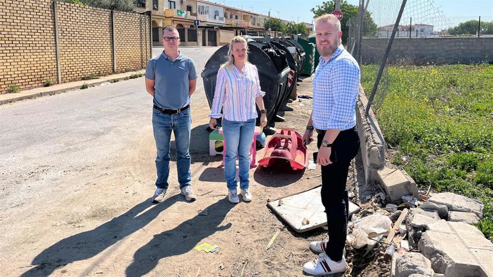 Visita de Vox al barrio de Las Portadas
