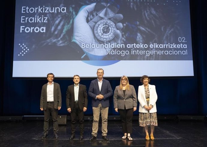 Archivo - Participantes en la segunda edición del Foro Etorkizuna Eraikiz