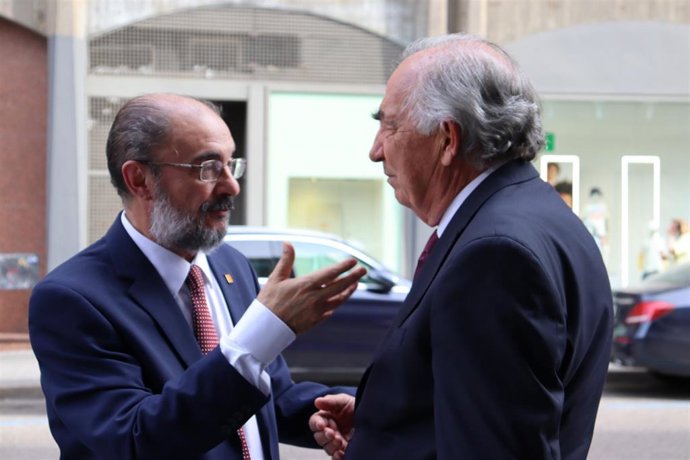 El presidente del Gobierno de Aragón, Javier Lambán, y el presidente de la Fundación Ibercaja, Amado Franco.