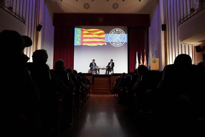 Conferencia de Carlos Mazó en el Ateneo Mercantil