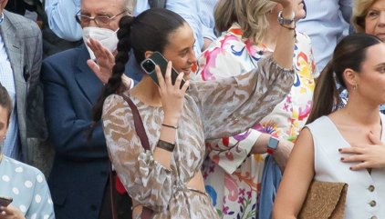 Victoria de Marichalar se rinde al efecto 'Letizia' y emula a su tía luciendo abdomen con un elegante diseño cut-out