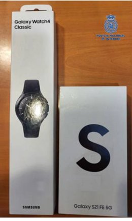 Efectos recuperados tras el robo cometido en una tienda de telefonía móvil de la Comarca de Pamplona.