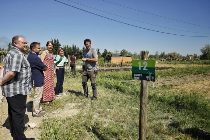 La consejera municipal de Economía, Innovación y Empleo del Ayuntamiento de Zaragoza, Carmen Herrarte, en la visita al Centro Río Gállego