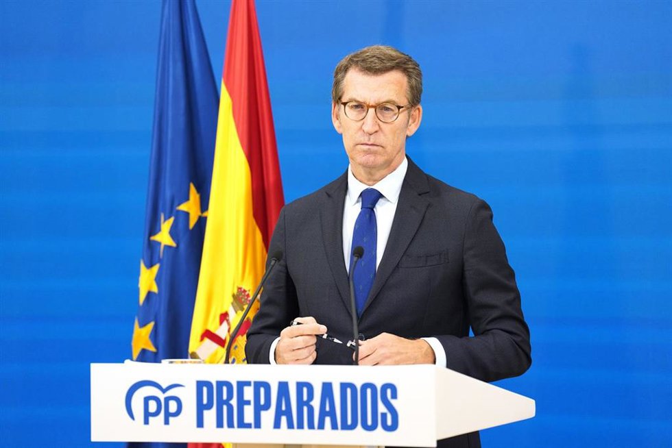 El presidente del PP, Alberto Núñez Feijóo, comparece en la sede autonómica de Galicia.
