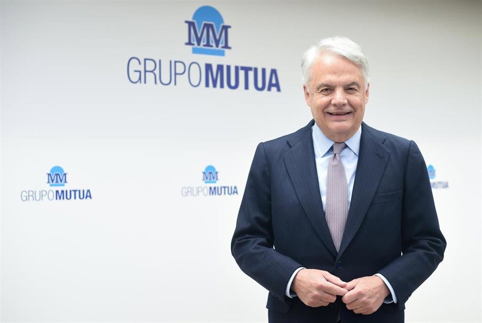 Archivo - El presidente del Grupo Mutua Madrileña, Ignacio Garralda, posa en la presentación de los resultados de la entidad correspondientes al ejercicio 2021, a 9 de marzo de 2022, en Madrid (España). 