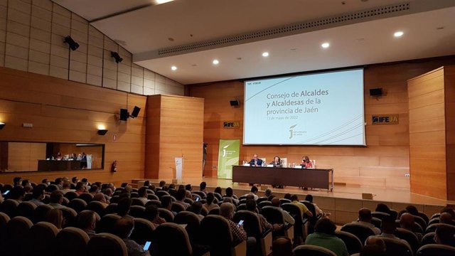Sesión del Consejo de Alcaldes y Alcaldesas.