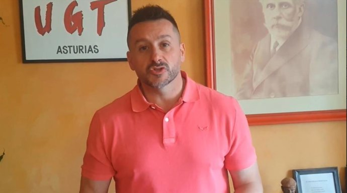 Archivo - El secretario general de UGT Asturias, Javier Fernández Lanero.