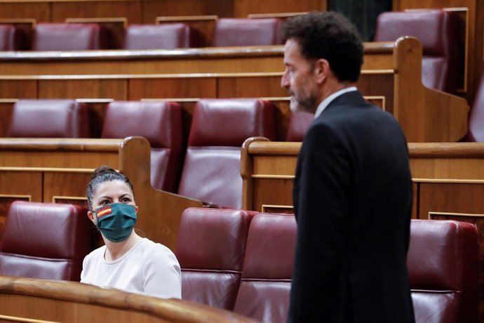 Archivo - Los diputados de Vox, Macarena Olona, y el portavoz de Ciudadanos, Edmundo Bal