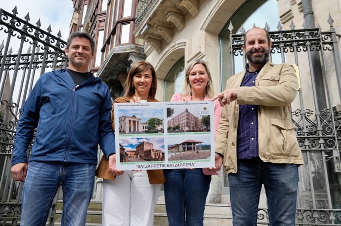 Presentación de la nueva edición del programa de visistas guiadas 'Batzarretik batzarrera' para dar a conocer las sedes parlamentarias de las Juntas Generales de Bizkaia.