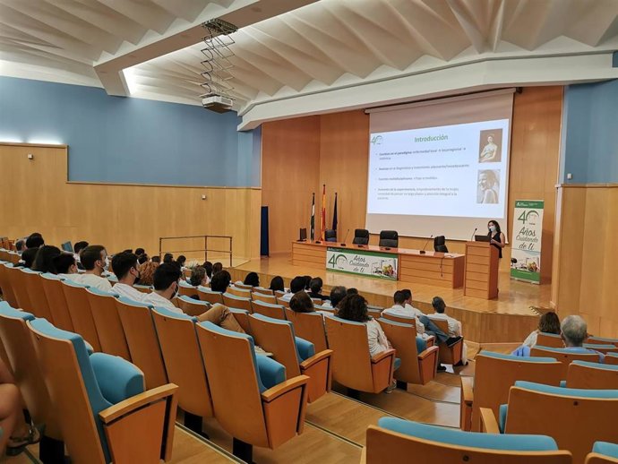 Sesión científica multidisciplinar sobre el presente y el futuro del cáncer de mama, en el Hospital de Valme.
