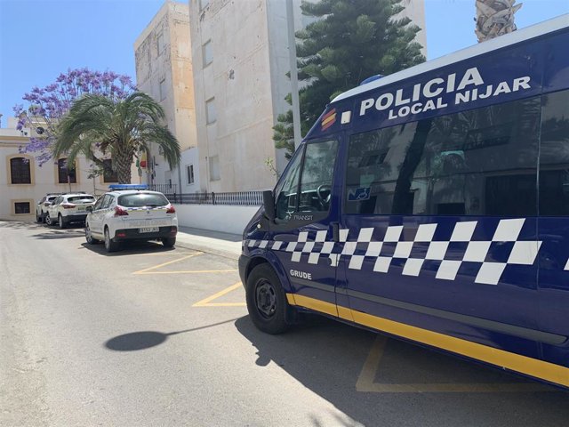 Archivo - Un vehículo de la Policía Nacional de Níjar (Almería).