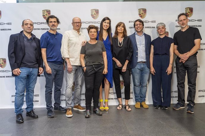 Centro Porsche Barcelona acogió la segunda edición de la BarceloArt 2.0 para apoyar la investigación del Hospital Sant Joan de Déu contra el cáncer infantil.