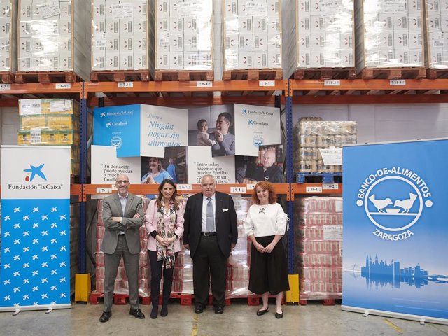 Fundación 'la Caixa' y el Banco de Alimentos inician la tercera campaña 'Ningún hogar sin alimentos' .