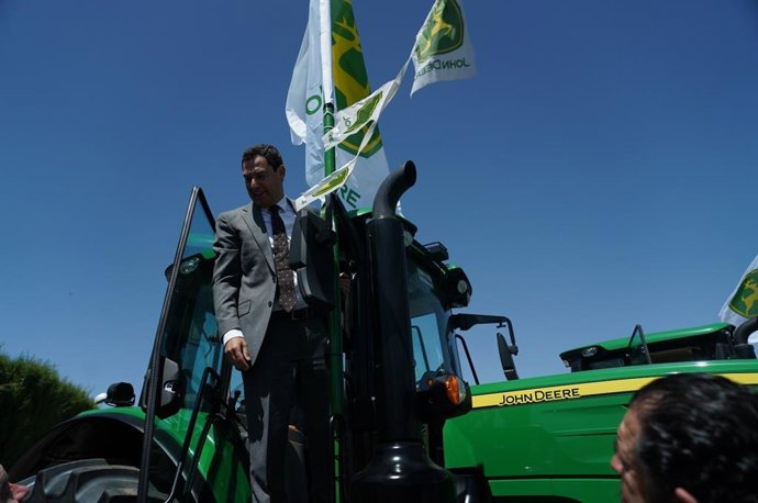 El presidente de la Junta, Juanma Moreno, durante la clausura de la asamblea de Asaja