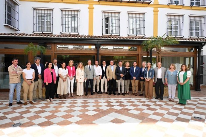 Presentación de la candidatura del PP de Cádiz a las elecciones andaluzas del 19 de junio, con la participación del coordinador de campaña del PP de Andalucía, Elías Bendodo.