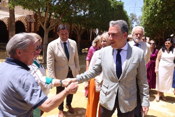Elías Bendodo, este viernes en la feria del caballo de Jerez de la Frontera (Cádiz)