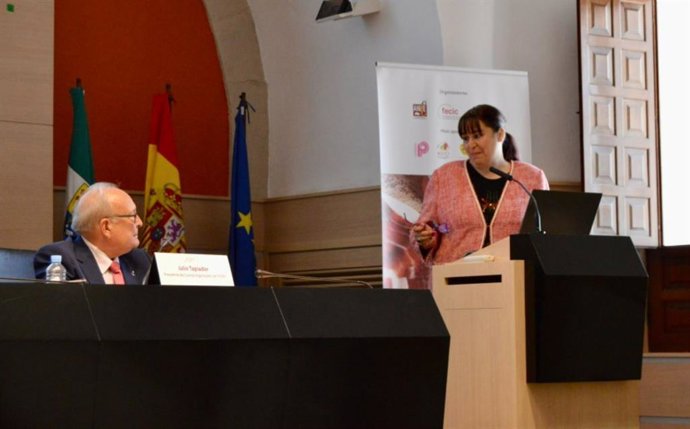 La consejera de Agricultura, Begoña García, participa en las jornadas 'Contra la despoblación, más jamón', que han tenigo lugar este viernes en Cáceres