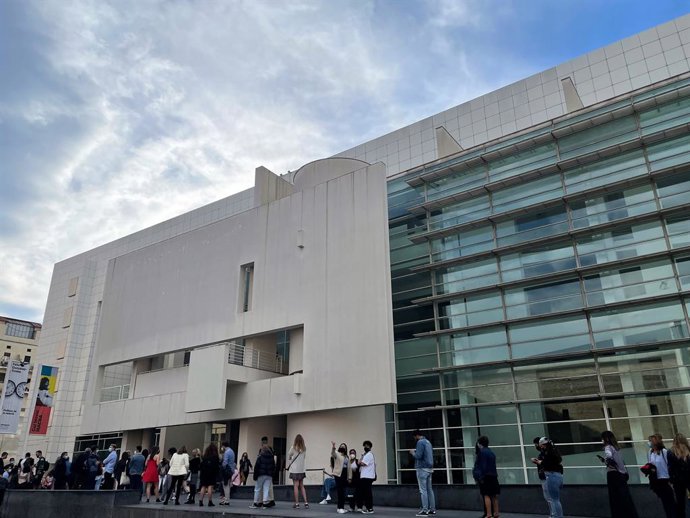 Archivo - Arxivo - Cua en el Macba durant la Nit dels Museus de Barcelona