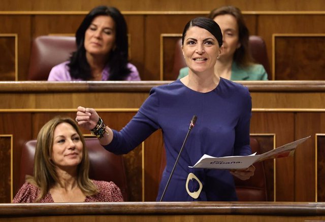 La dirigente de Vox, Macarena Olona, interviene en una sesión de control, en el Congreso de los Diputados, a 11 de mayo de 2022, en Madrid (España).