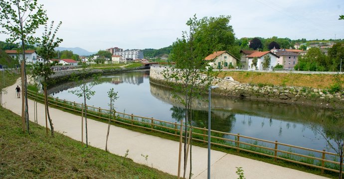 URA concluye el acondicionamiento urbanístico de las obras de defensa ante inundaciones del Urumea a su paso por Martutene