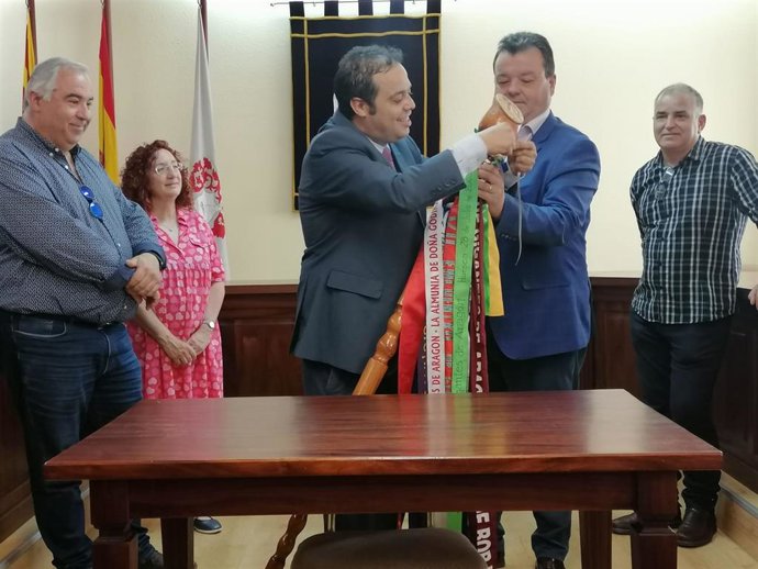 Andorra recibe el testigo de Zuera para celebrar el XX Encuentro de gigantes de Aragón.