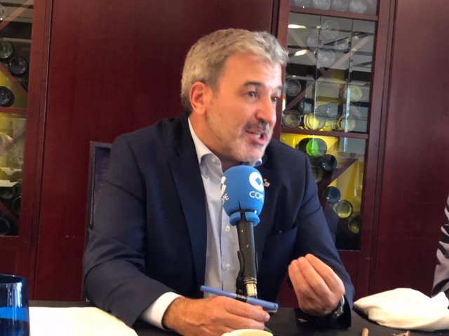 El primer tinent d'alcalde de Barcelona, Jaume Collboni, durant l'entrevista en 'Cope Catalunya i Andorra' d'aquest dissabte