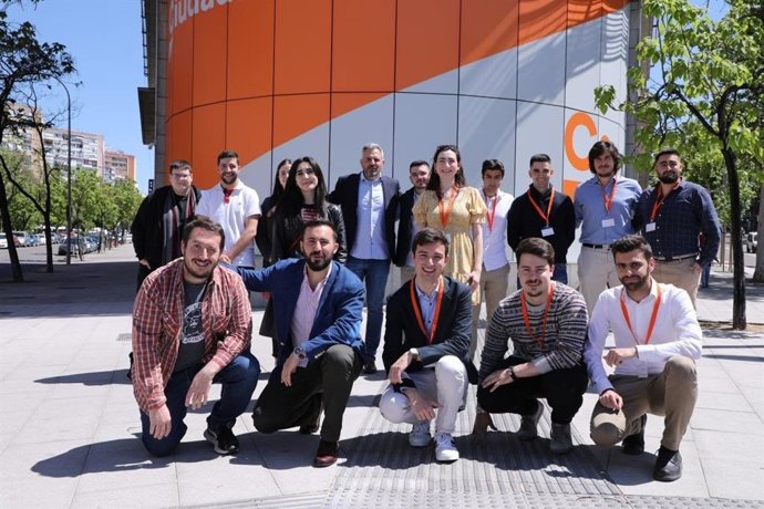 Jóvenes Ciudadanos (JCs) en la sede del partido.
