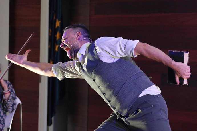 El actor David García-Intriago en el espectáculo 'Hambre'