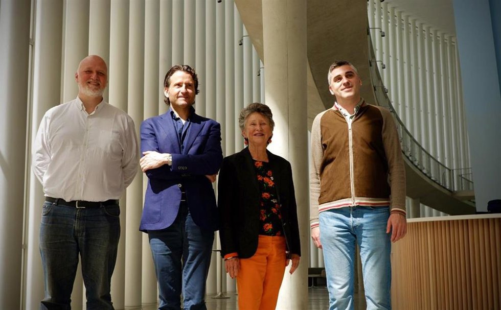 El director del Palau de la Música, Joan Oller, junto al titular de la orquesta de la Filarmónica de Luxemburgo, Gustavo Gimeno; la presidenta del Orfeó Catal-Palau de la Música, Mariona Carulla, y el director del Orfeó, Pablo Larraz, en Luxemburgo